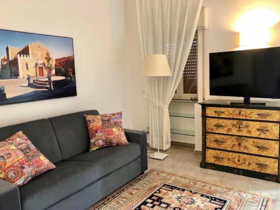 Casa Cariddi Boutique Apartment Таорміна Екстер'єр фото